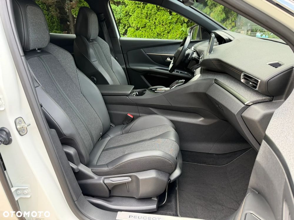 Peugeot 3008 1.6 PureTech GPF GT Line S&S EAT8 - 32