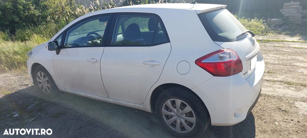 Toyota Auris 1.3 Dual VVT-i Terra - 3