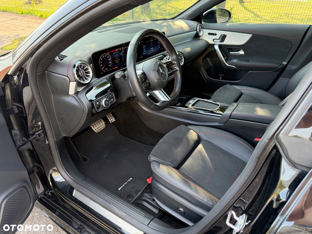 Mercedes-Benz CLA 250 e 8G-DCT AMG Line - 25