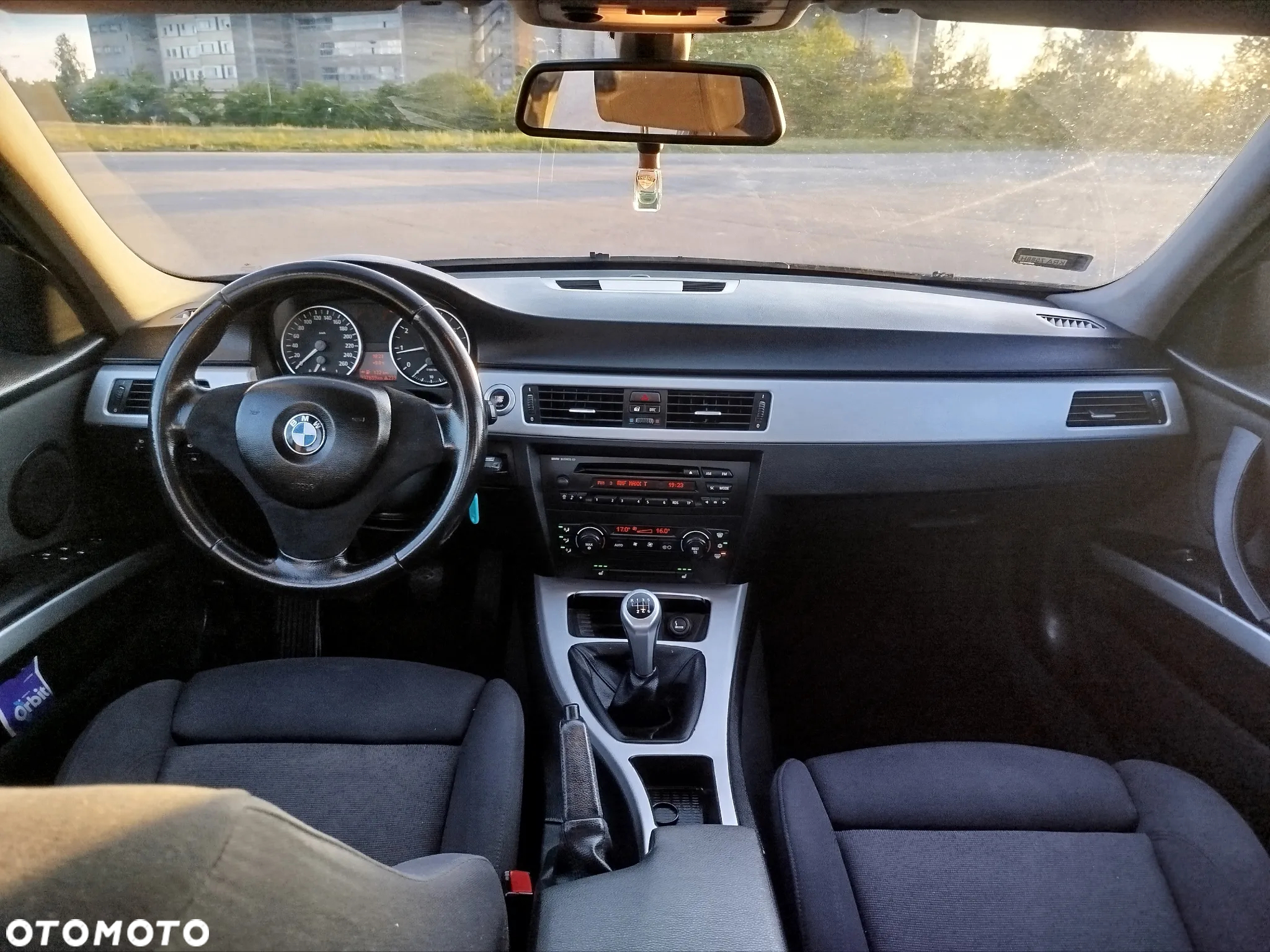 BMW Seria 3 320i - 9