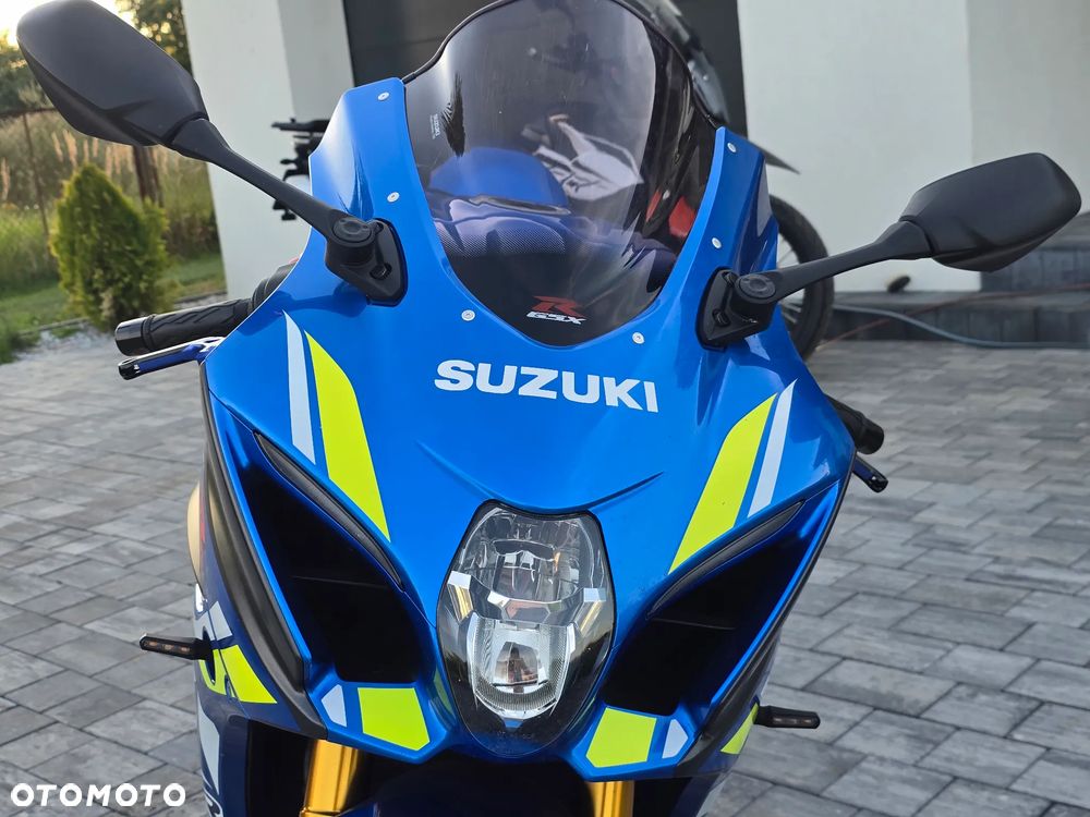 Suzuki GSX-R - 17