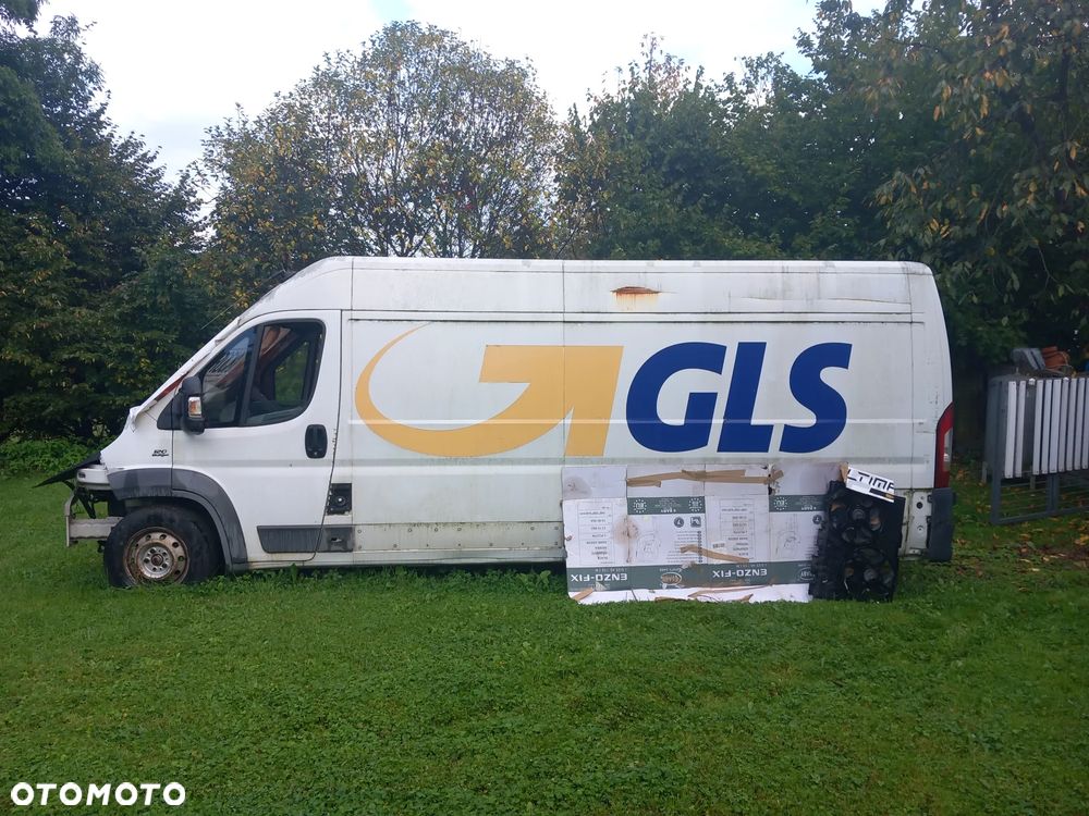 Mercedes-Benz Sprinter - 11