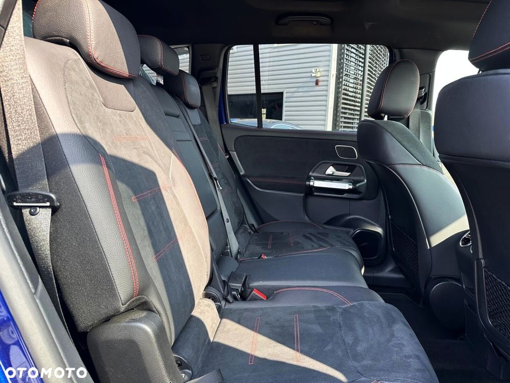 Mercedes-Benz GLB - 15