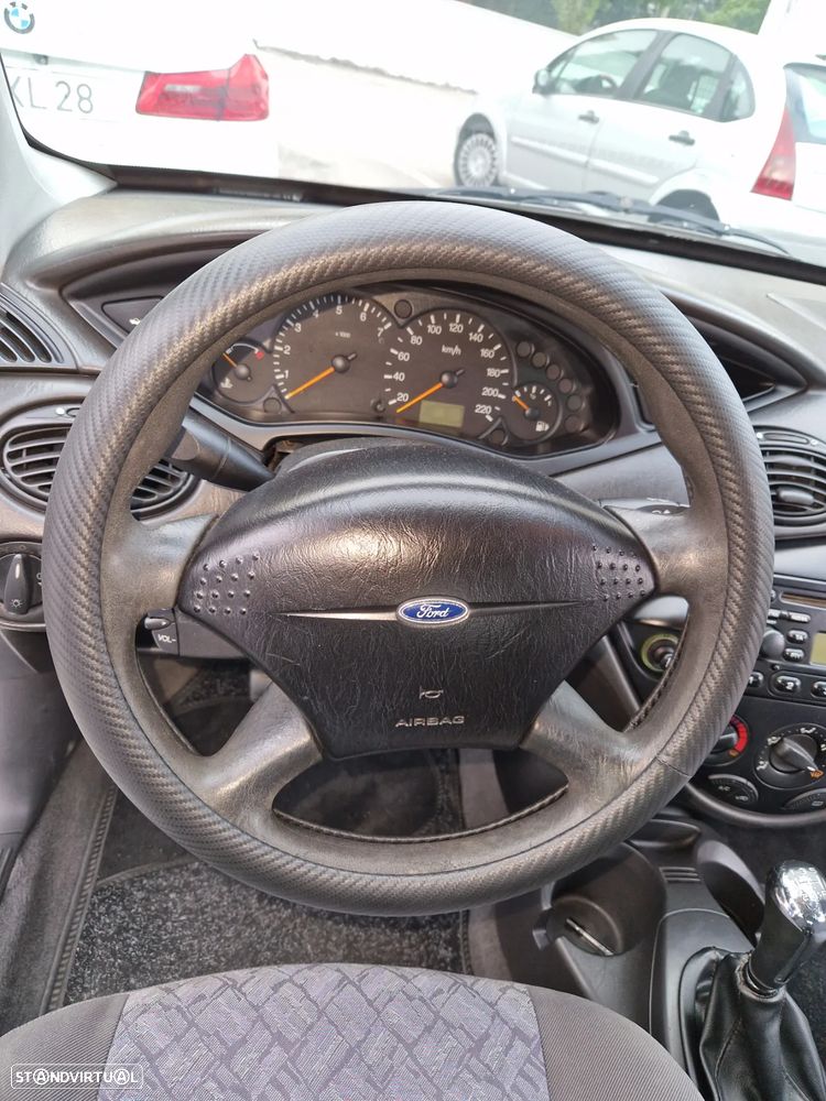 Ford Focus 1.4 Trend - 8