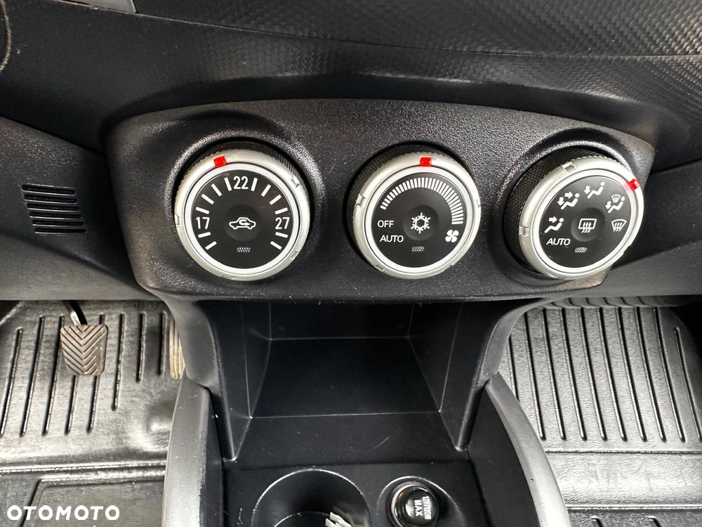 Mitsubishi Outlander 2.0 DID Instyle NAVI - 26