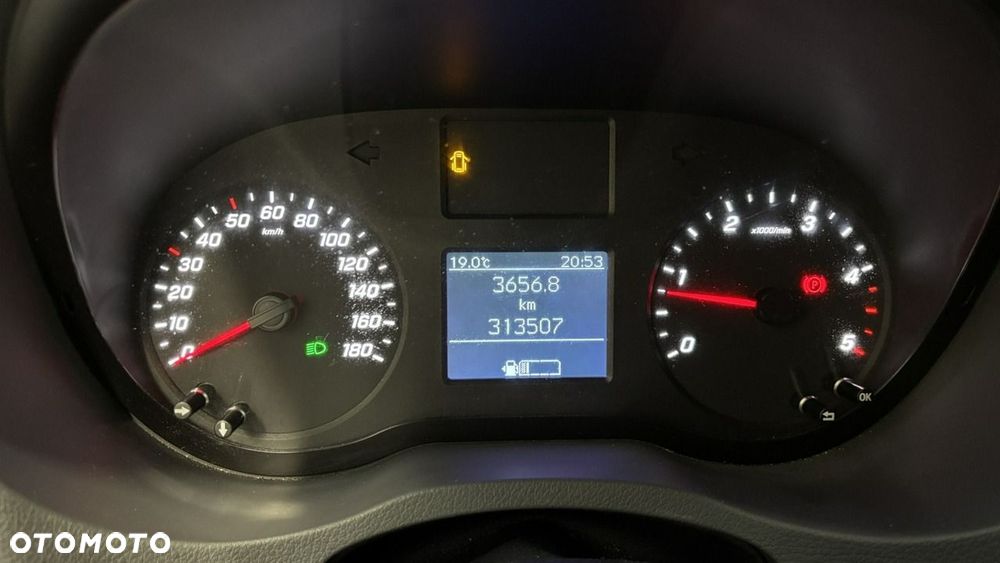 Mercedes-Benz Sprinter - 13