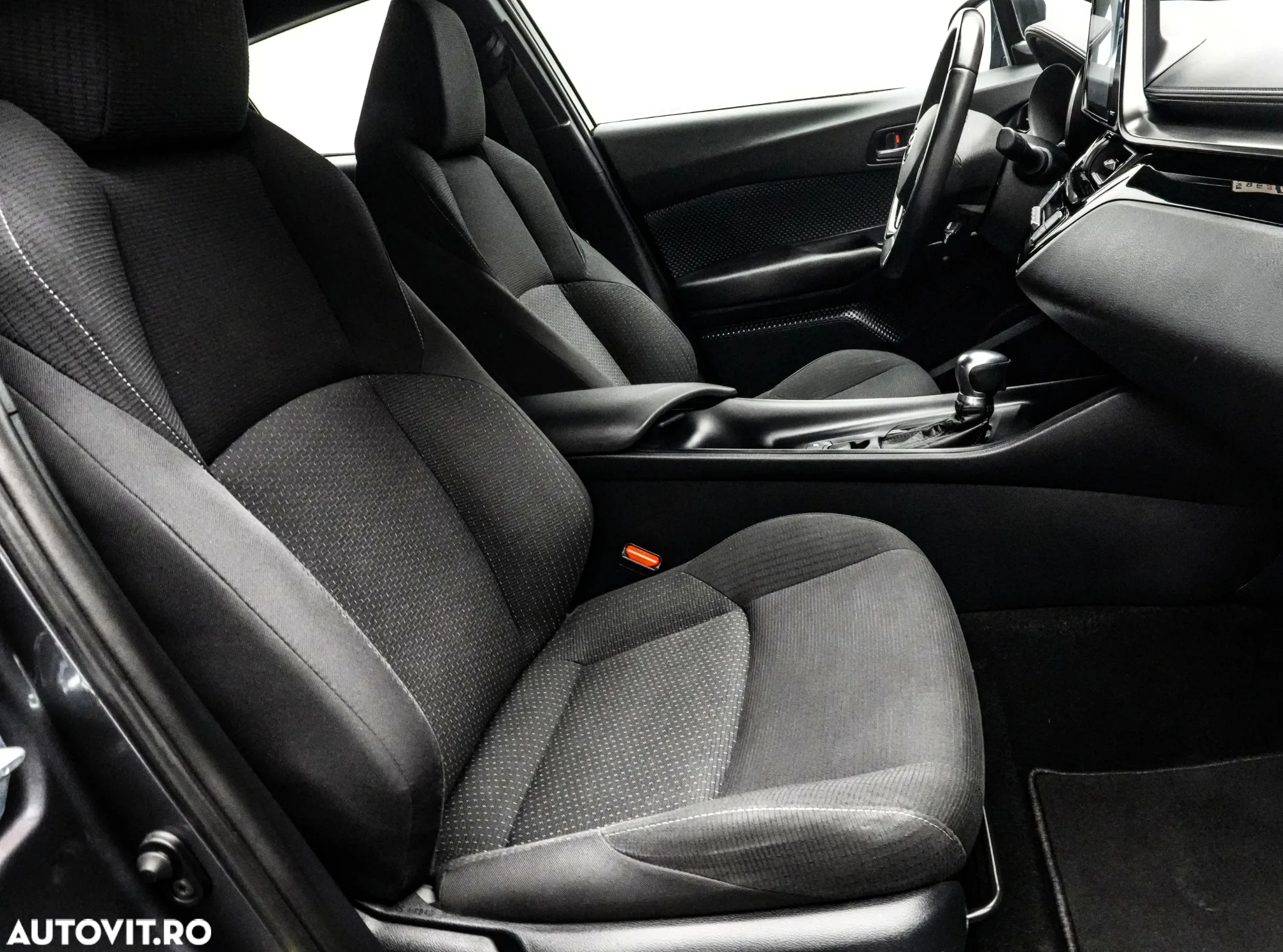 Toyota C-HR 1.8 HSD 4x2 CVT C-lassy - 12