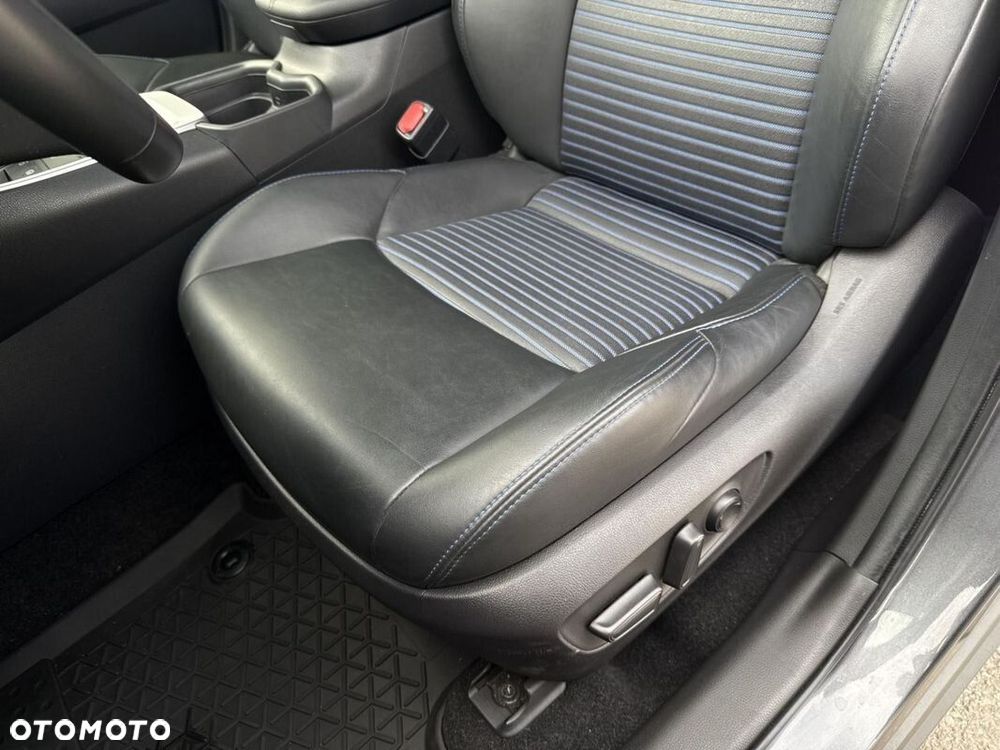Toyota RAV4 - 13