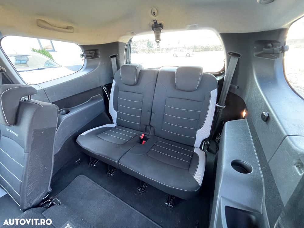 Dacia Lodgy 1.2 TCe 115 CP Stepway - 16