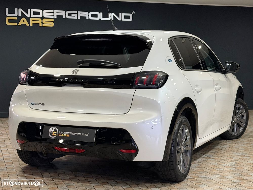 Peugeot e-208 50 kWh Allure - 11