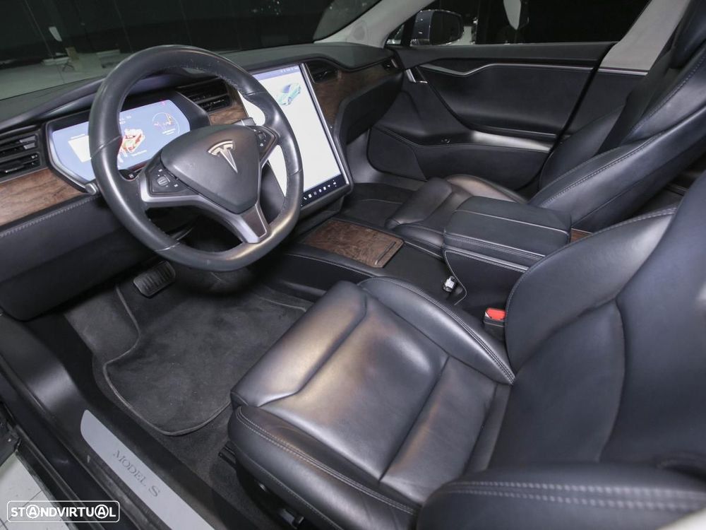 Tesla Model S - 7