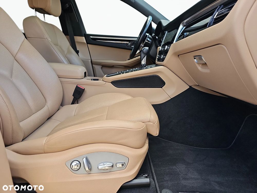 Porsche Macan PDK - 32