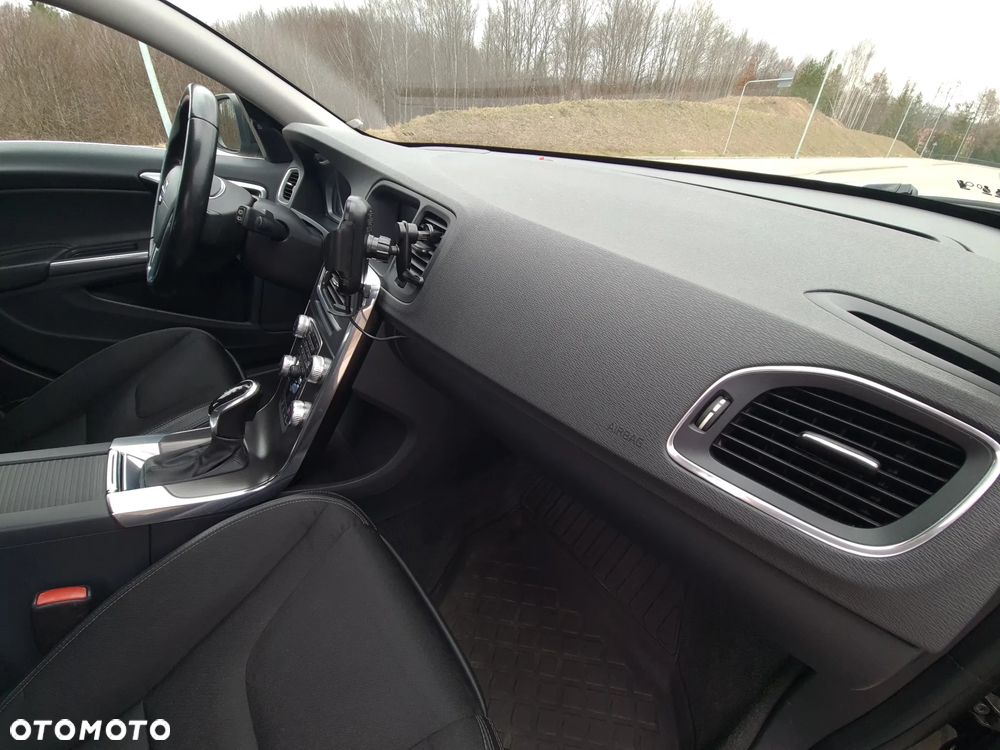 Volvo V60 D4 Drive-E Momentum - 20