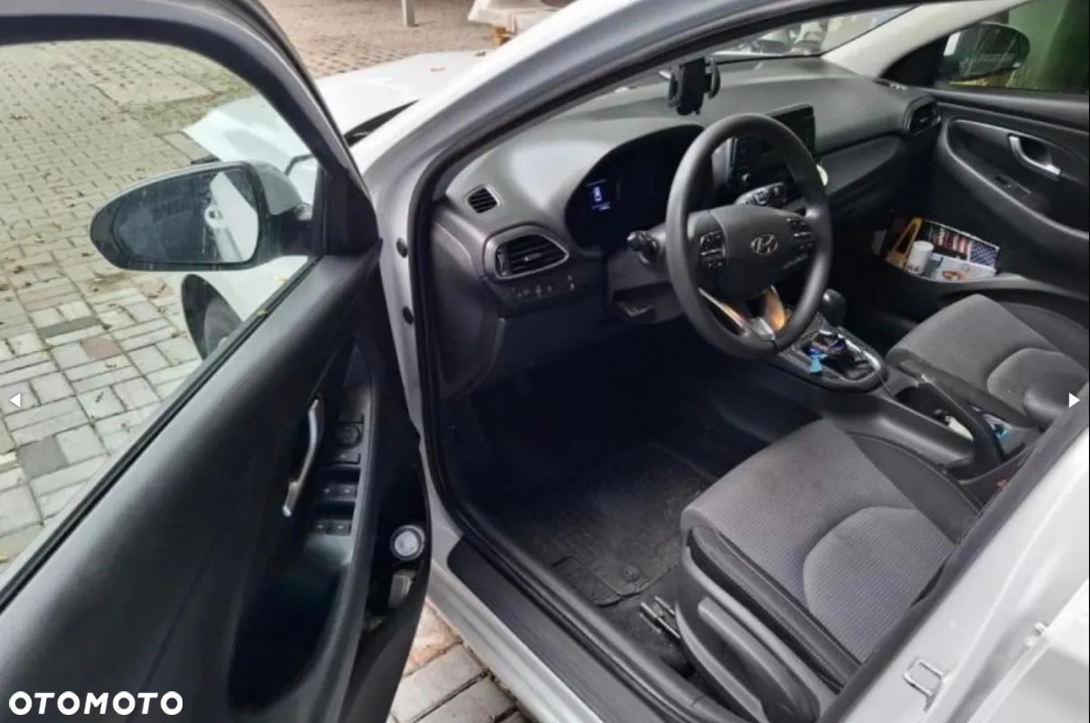 Hyundai i30 1.6 D Classic + - 7