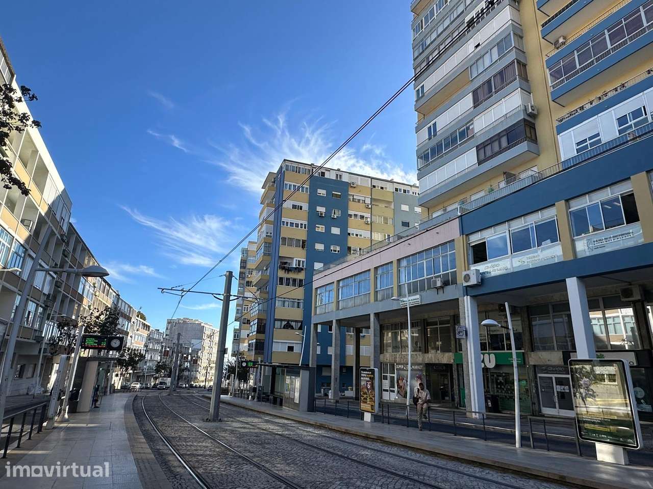 T2 na Avenida 25 de Abril – Cacilhas (105 m2 + Metro à porta)