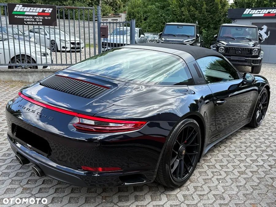 Porsche 911 Targa 4 GTS PDK - 7