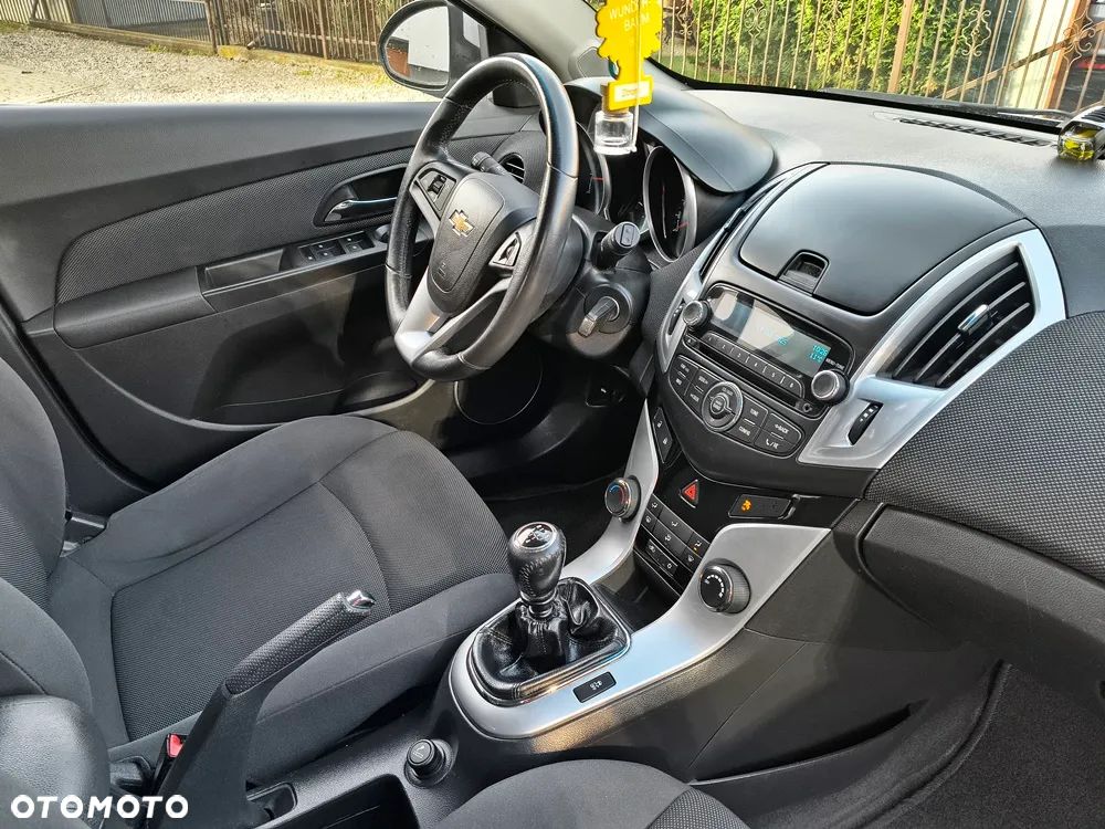 Chevrolet Cruze 1.6 LT - 18