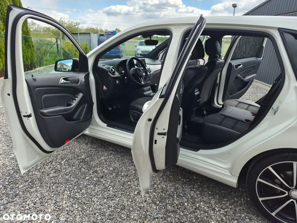 Mercedes-Benz Klasa B 180 BlueEFFICIENCY Edition Style - 23