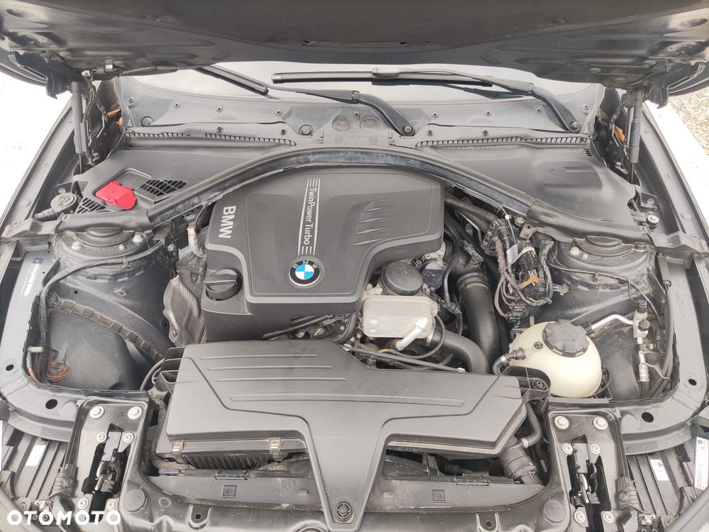 BMW Seria 3 320i Sport Line - 20