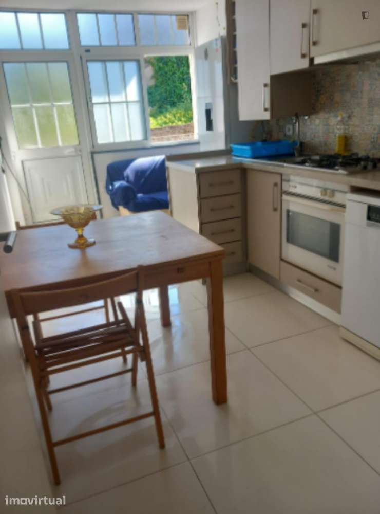 Quarto - localizado em São Romão Coimbra - Grande imagem: 5/10