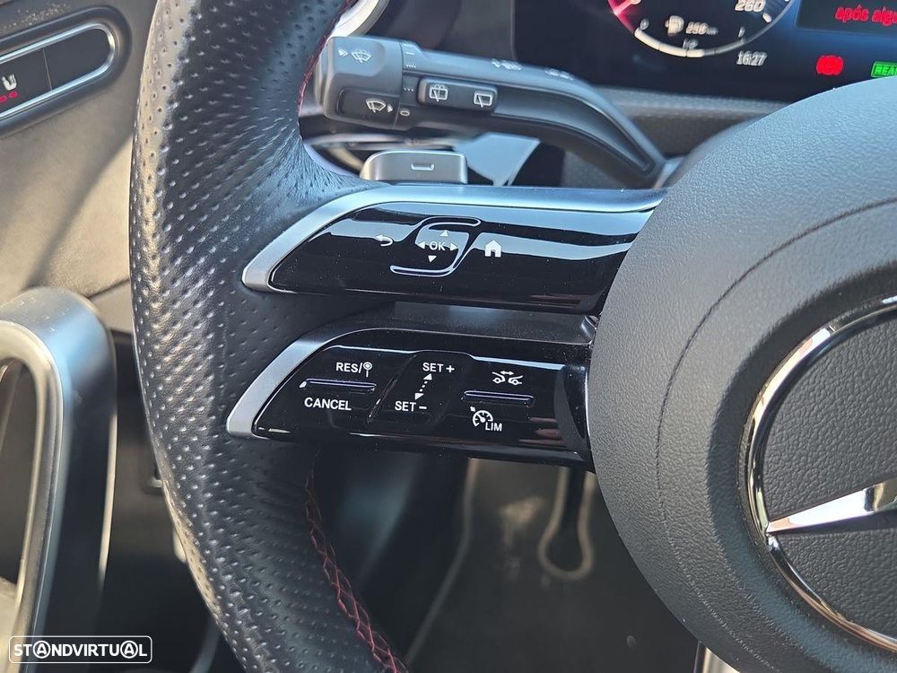 Mercedes-Benz A 250 e 8G-DCT AMG Line - 17