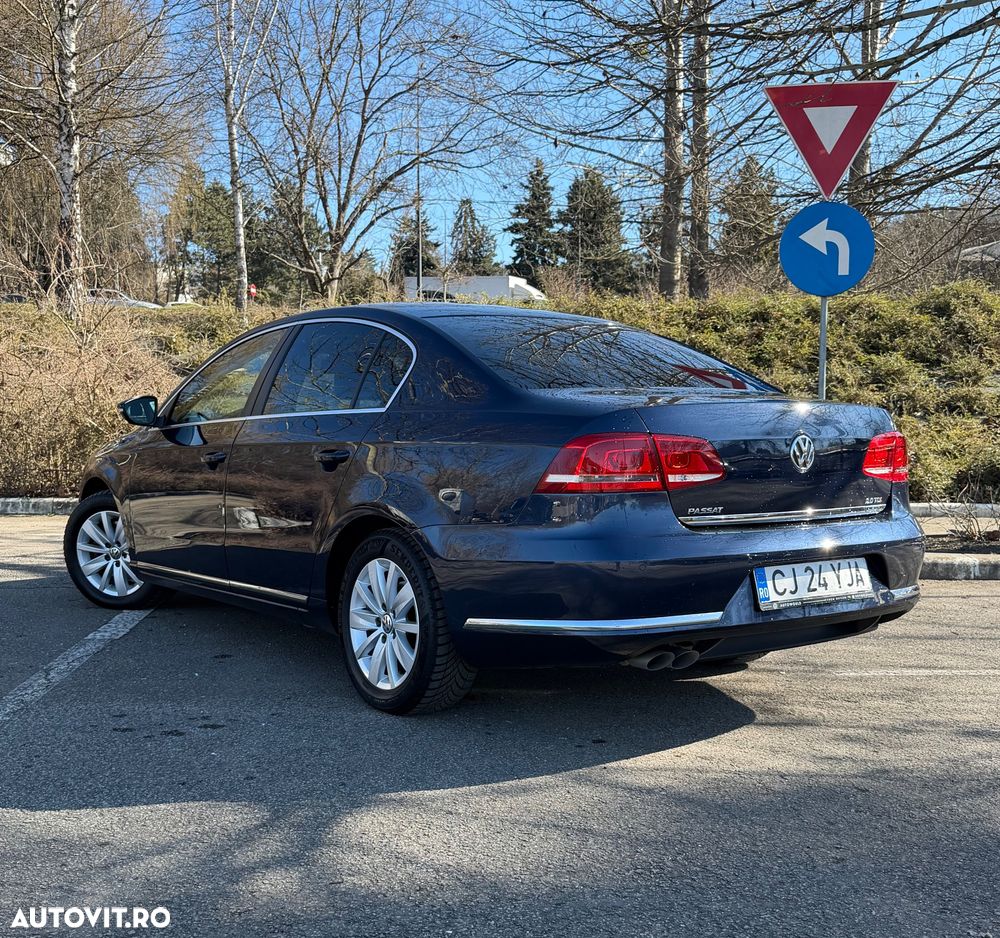 Volkswagen Passat 2.0 TDI BlueMotion Technology Comfortline - 5