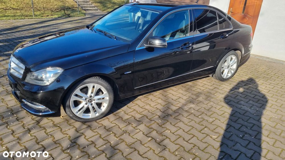 Mercedes-Benz Klasa C 180 CGI BlueEff Avantgarde - 5