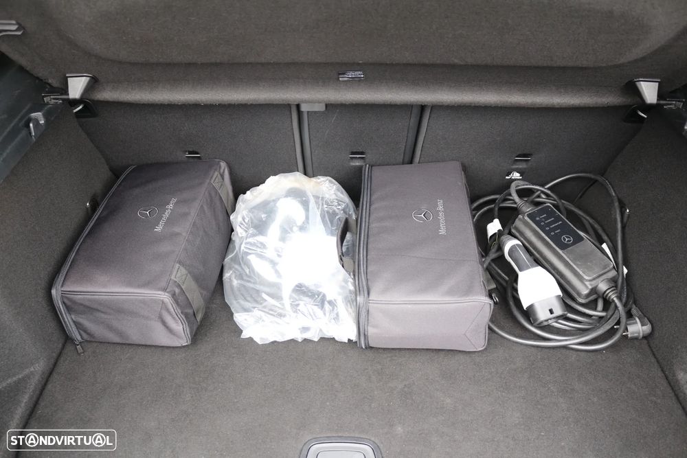 Mercedes-Benz A 250 e 8G-DCT AMG Line - 39