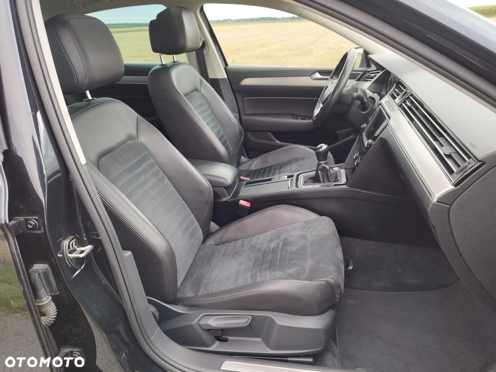 Volkswagen Passat 2.0 TDI (BlueMotion Technology) Highline - 16