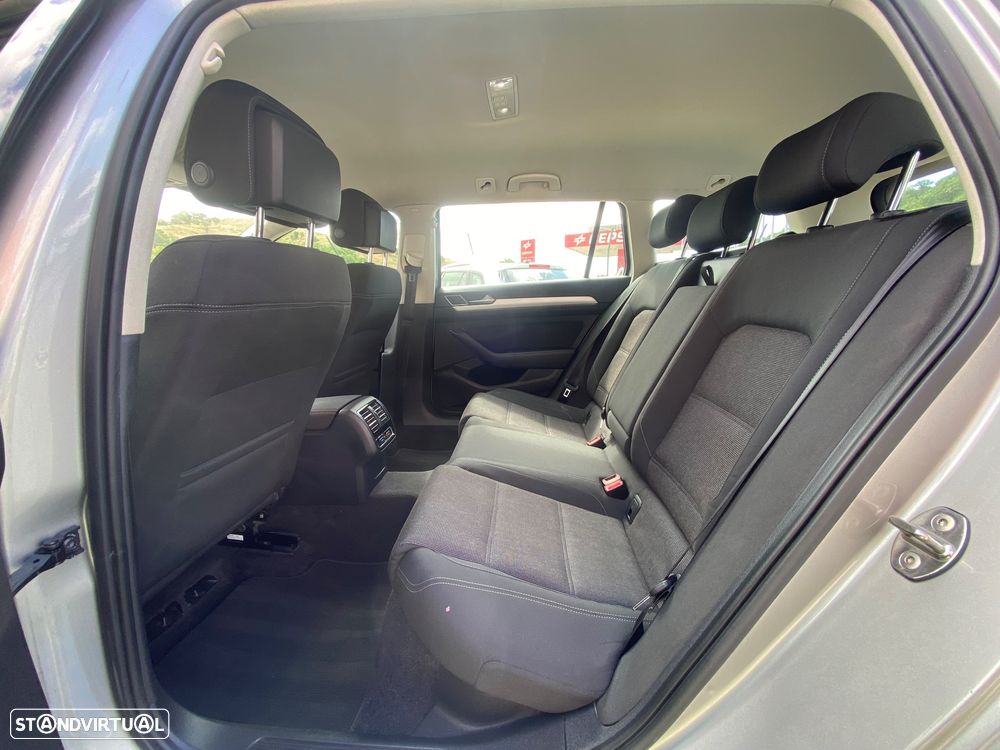 VW Passat Variant 1.6 TDI BlueMotion - 8