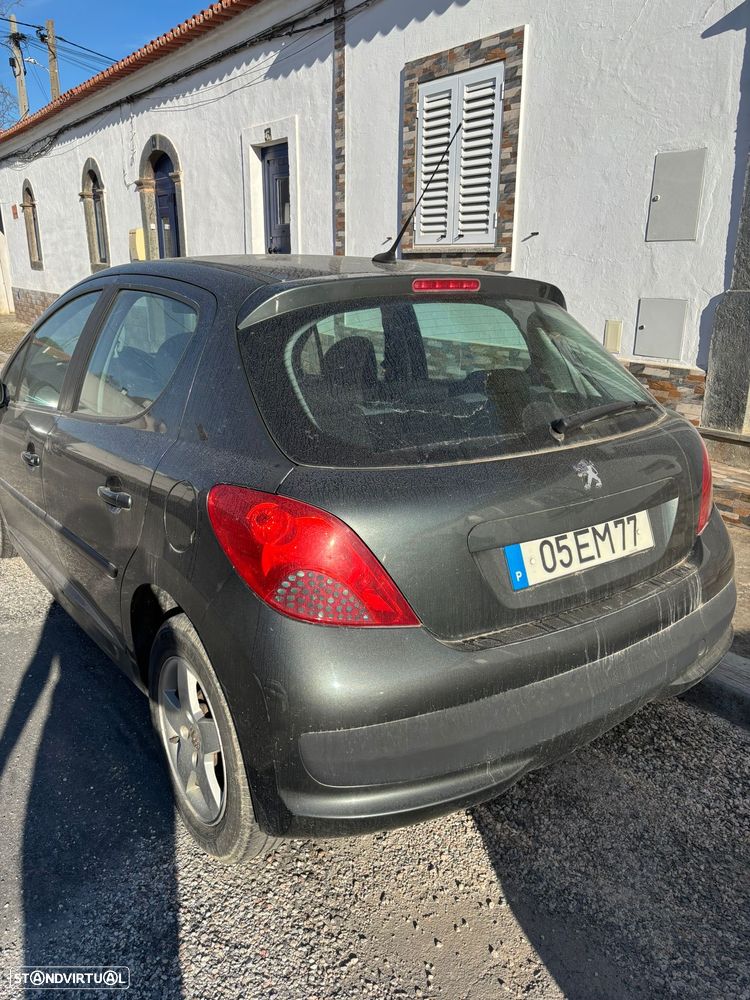 Peugeot 207 1.4 16V Trendy - 3