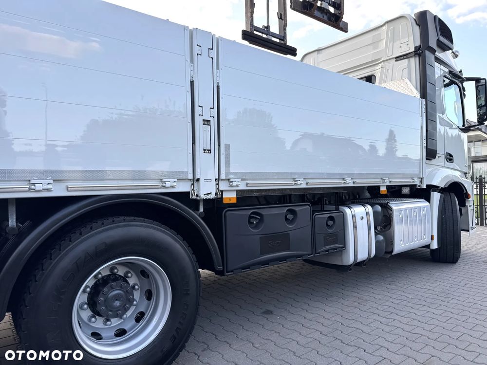 Schwarzmuller Przyczepa burtowa budowlanka 2017 r + Mercedes Actros 26.48 z HDS 2017 r - 25