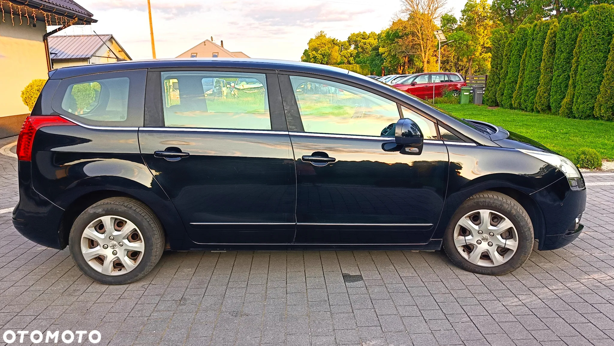 Peugeot 5008 - 10