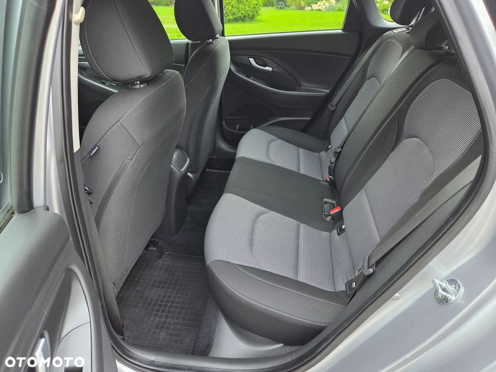 Hyundai i30 1.5 DPI Classic + - 12