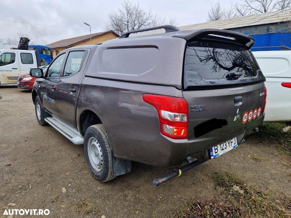 Mitsubishi L200 Double Cab M/T Intense - 40