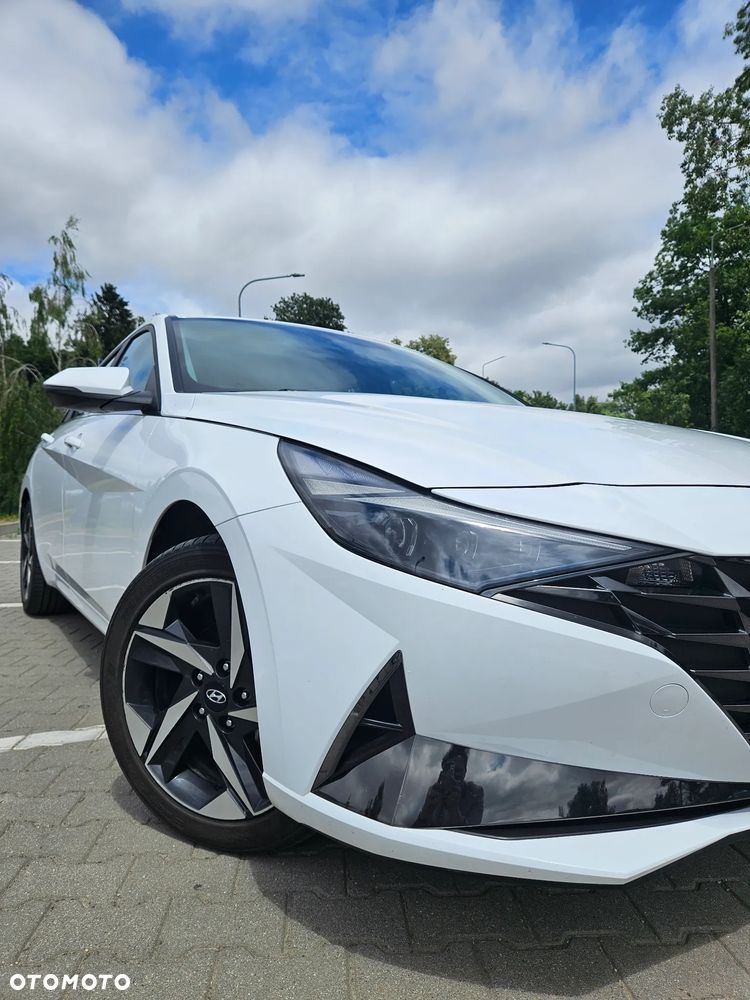 Hyundai Elantra 1.6 Executive CVT - 11
