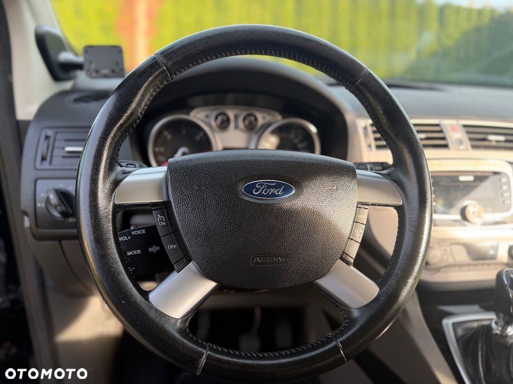 Ford Kuga 2.0 TDCi 4x4 Titanium - 30