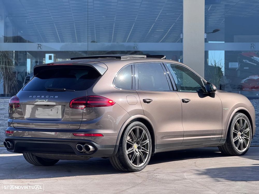 Porsche Cayenne S E-Hybrid - 4