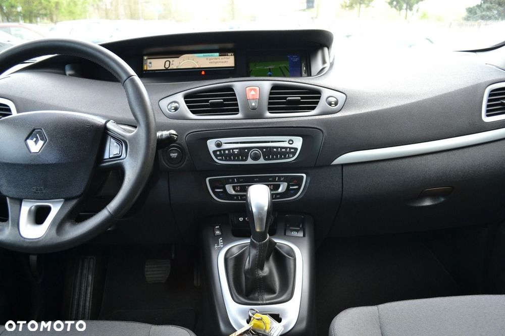 Renault Scenic 1.5 dCi Bose EDC - 8