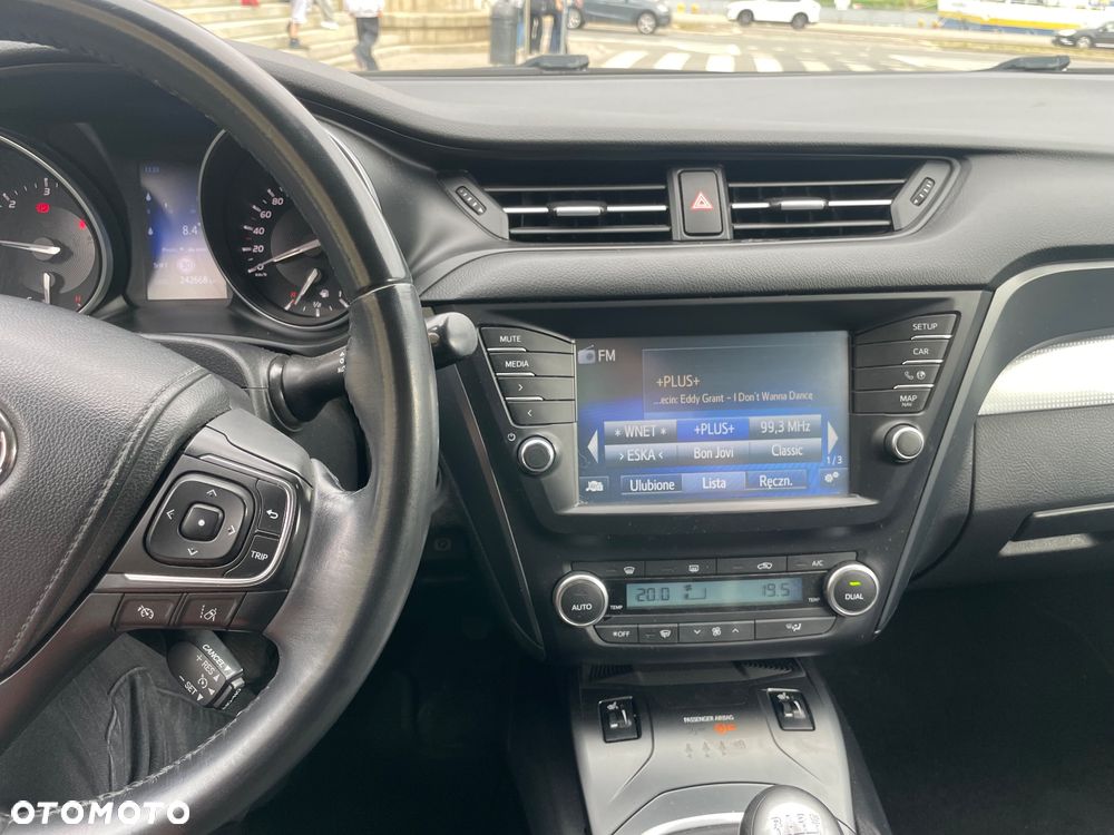 Toyota Avensis - 22