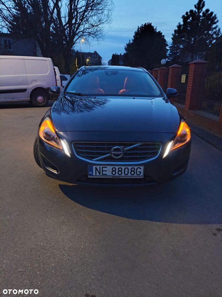 Volvo V60 D3 Momentum - 24