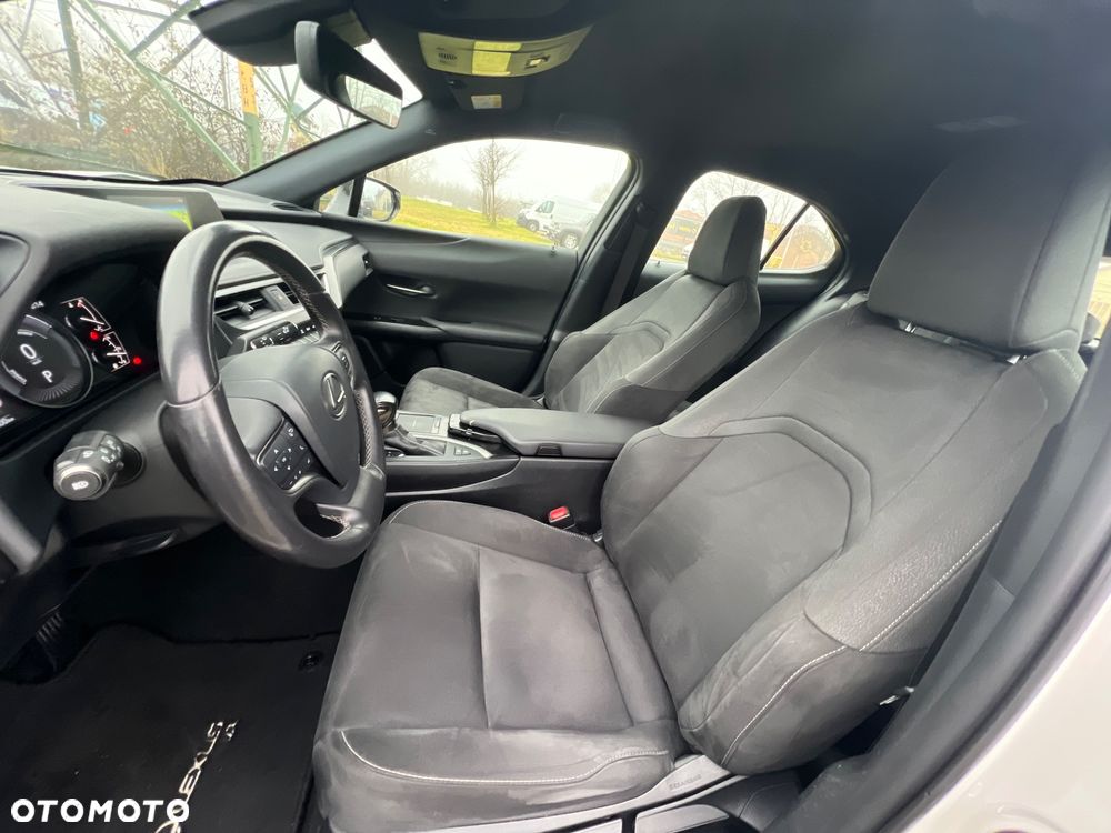 Lexus UX 250h Elegance 2WD - 29