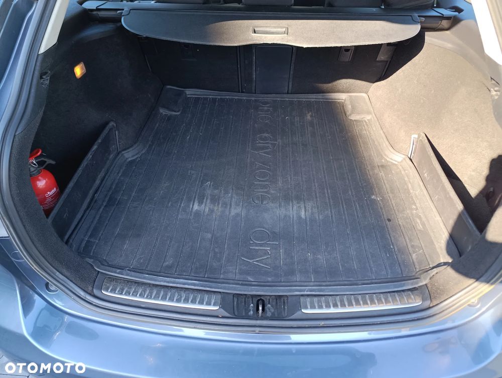 Toyota Avensis 1.8 Sol - 16