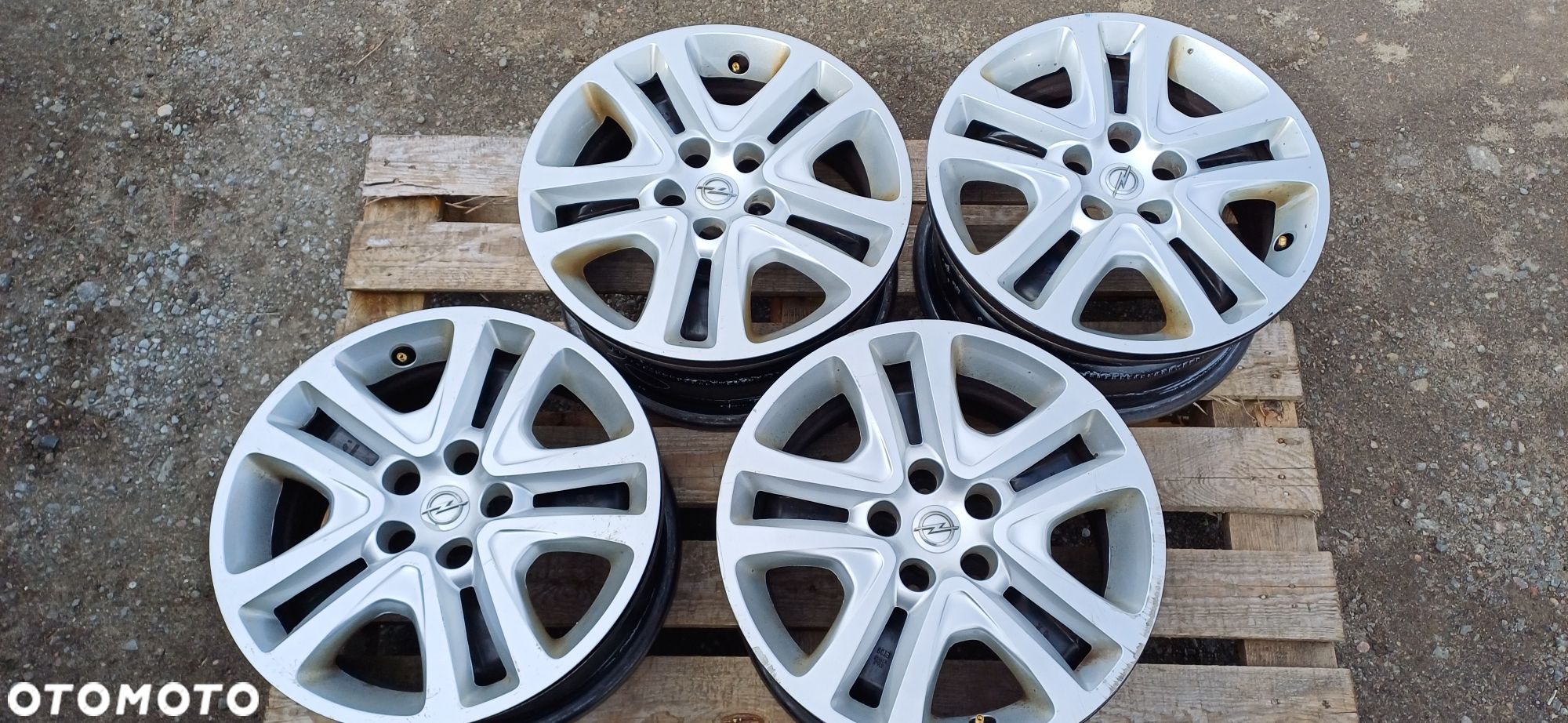 Felgi stalowe z kołpakami OPEL 6,5x16 cali , rozstaw śrub 5x110. - 1