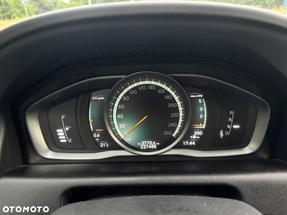 Volvo XC 60 D3 Geartronic Momentum - 25