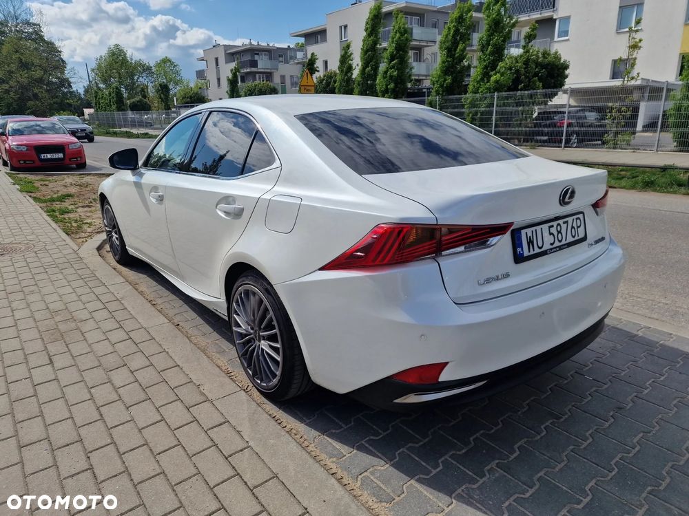 Lexus IS 300h Elegance - 32