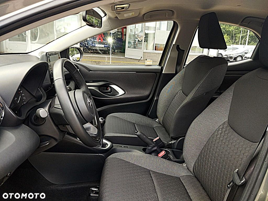 Toyota Yaris - 12