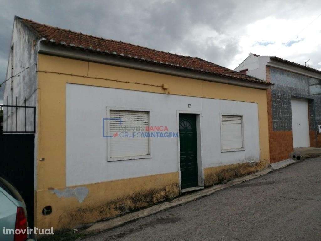 Moradia T2 em Riachos (PARTE EM DIVISA) - Grande imagem: 2/3