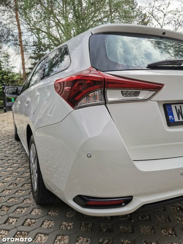 Toyota Auris 1.4 D-4D Dynamic - 23