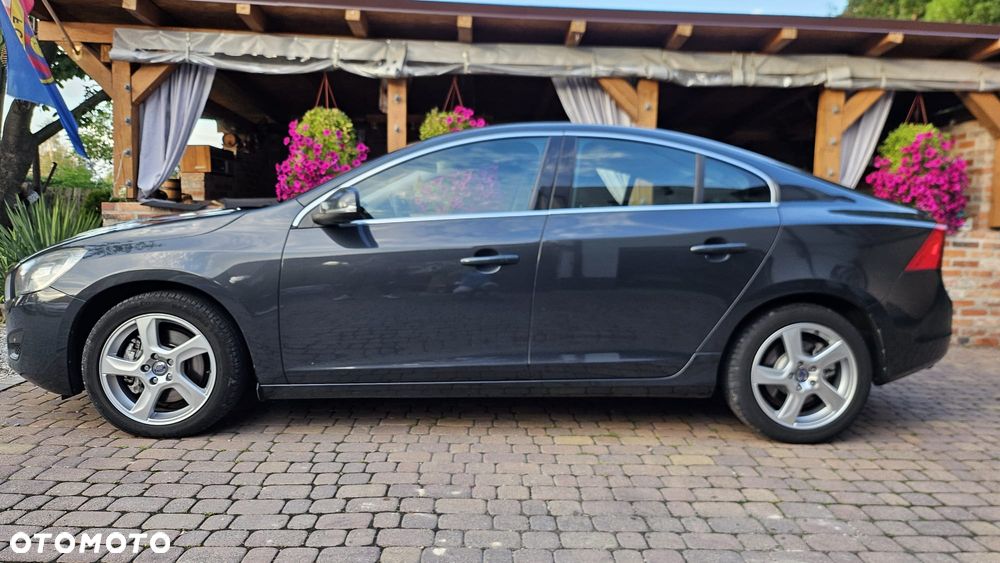 Volvo S60 D5 Summum - 8